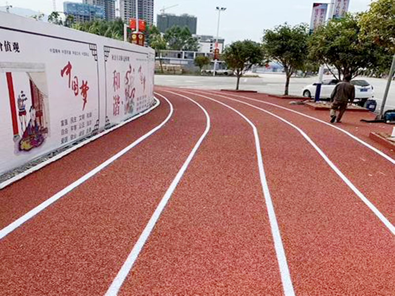 塑膠跑道過敏頭會腫怎么辦？醫生建議
